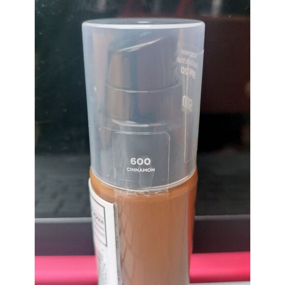 Revlon ColorStay Longwear Makeup 600 Cinnamon SPF 20 For Normal/Dry Skin 24HR Hy - Picture 3 of 10